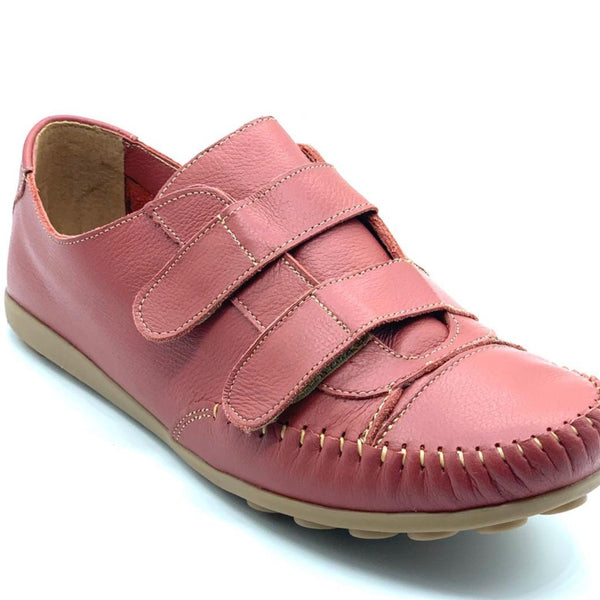 Mocatênis de couro vermelho com velcro e palmilha comfort